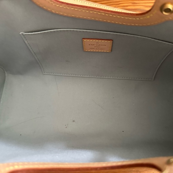 Louis Vuitton White and Tan Shoulder Bag - Picture 2 of 2